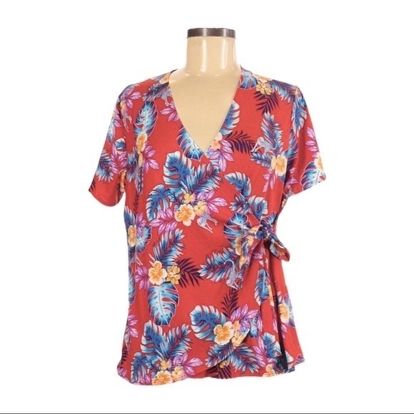 🌺 Coin 1804 Tropical Cheetah Print Soft Red Wrap Tie Waist Top NWT Size M - Picture 1 of 10
